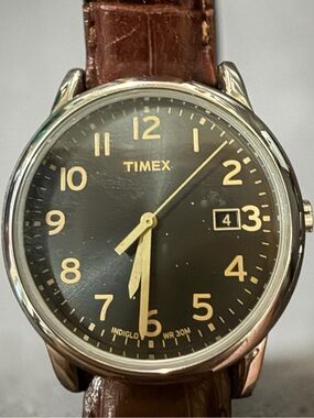 Timex Indiglo with date, black dial, leather strap, easy reader.WR30M